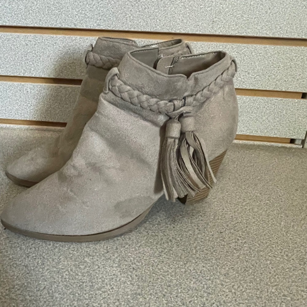Taupe Faux Suede Tassel Ankle Boots Braided Detail Block Heel Size 8.5